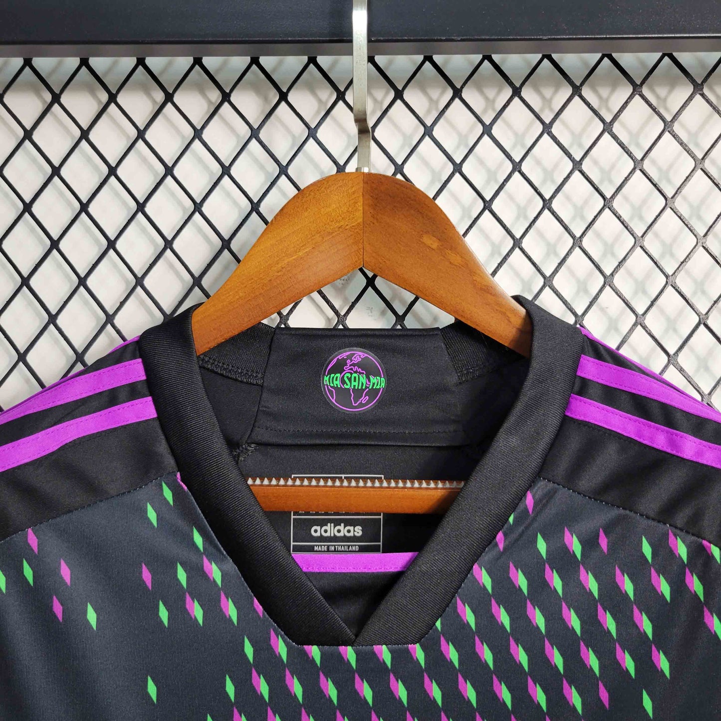 23/24 Bayern away