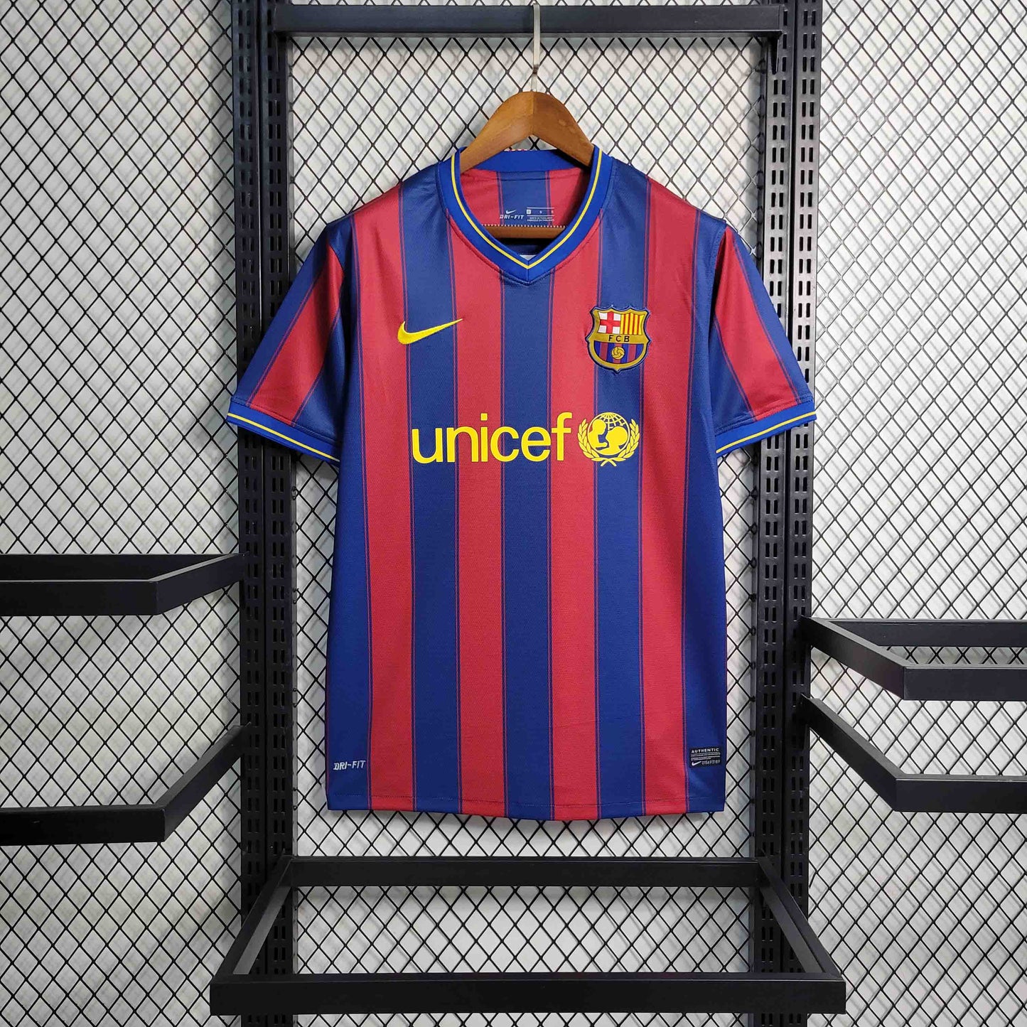 Retro 2009/10 Barcelona Home