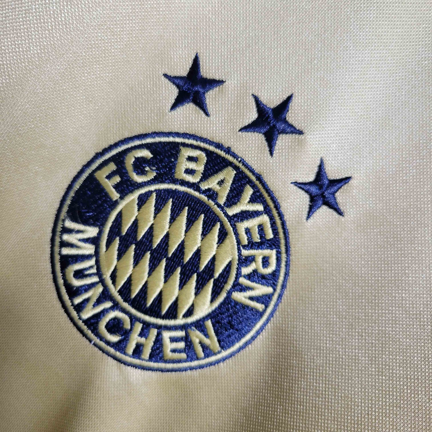 Retro 2004/05 Bayern Away