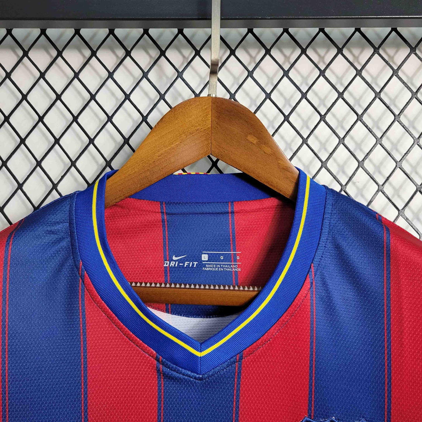 Retro 2009/10 Barcelona Home