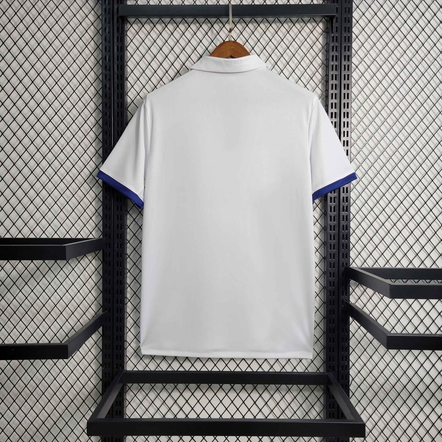 Retro 2016/17 Real Madrid