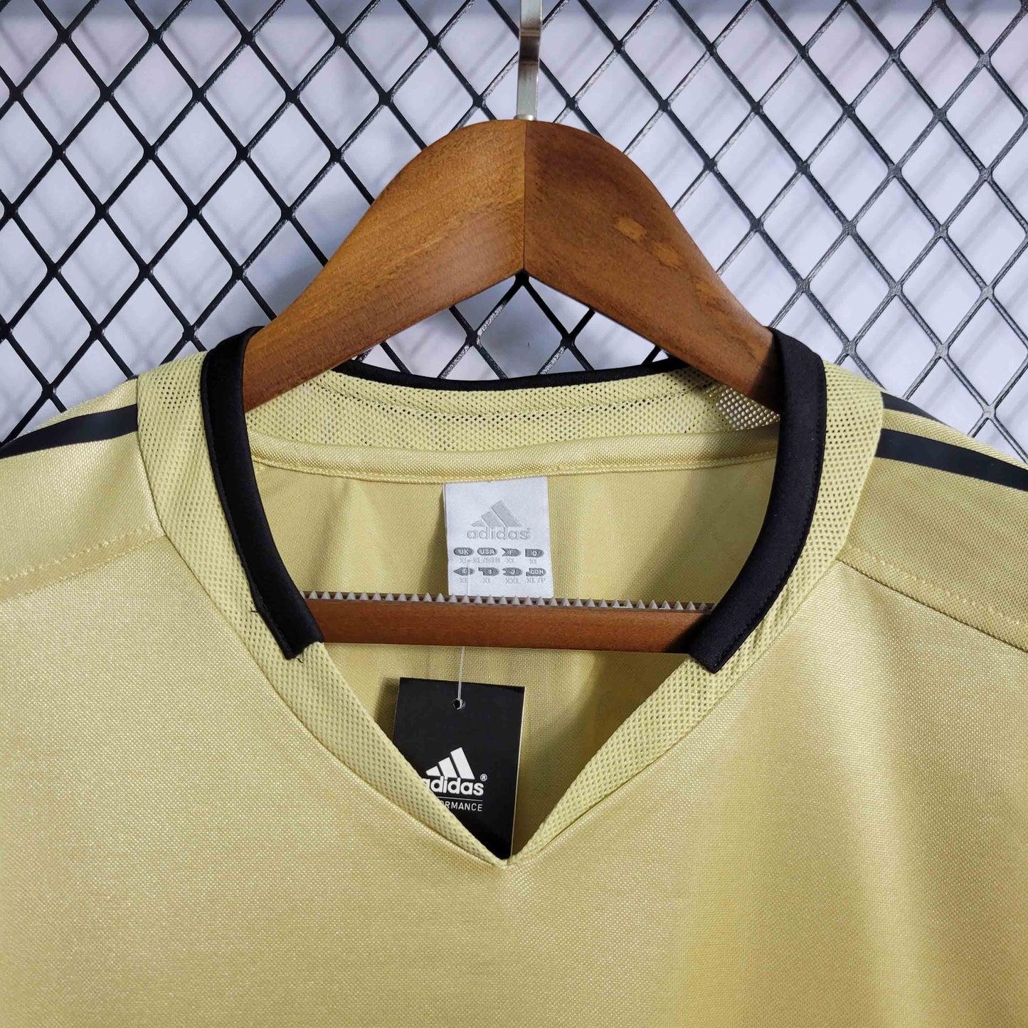 Retro 2004/05 Bayern Away