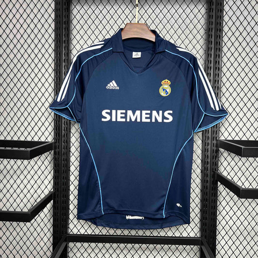 Retro 2005/06 Real Madrid Away